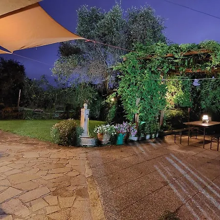 Il Giardino Del Nespolo Gasthof